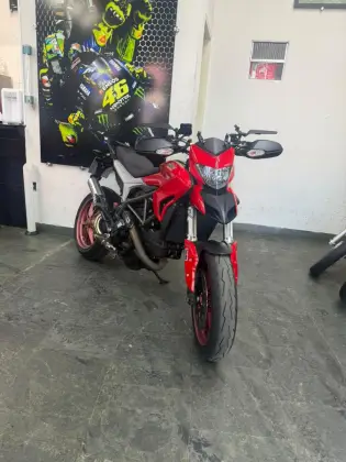 DUCATI HYPERMOTARD 821 