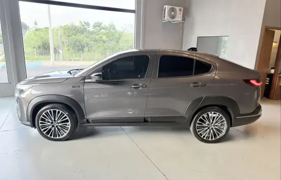 FIAT-FASTBACK-2024