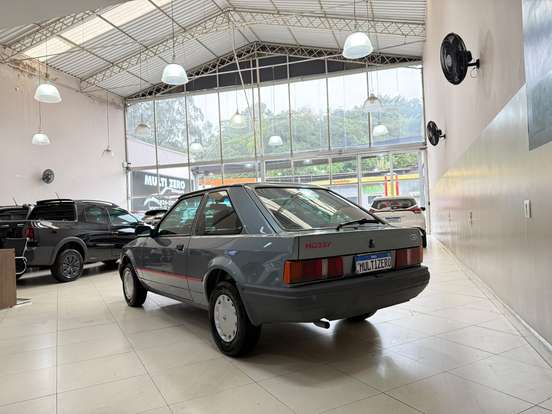 FORD-ESCORT-1995