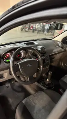FORD-FIESTA-2011