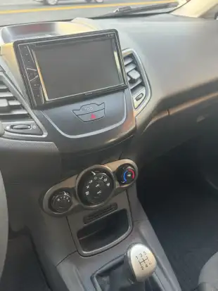 FORD-FIESTA-2015