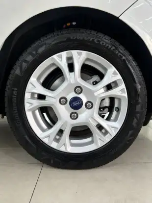 FORD-FIESTA-2014