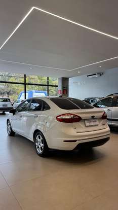 FORD-FIESTA-2015