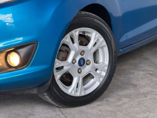 FORD-FIESTA-2014