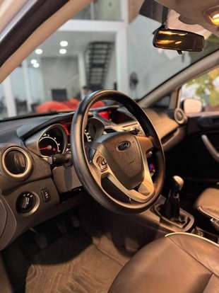 FORD-FIESTA-2012