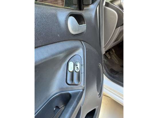 FORD-FIESTA-2012