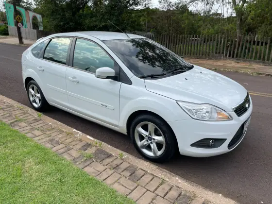 FORD FOCUS 1.6 GLX 16V FLEX 4P MANUAL