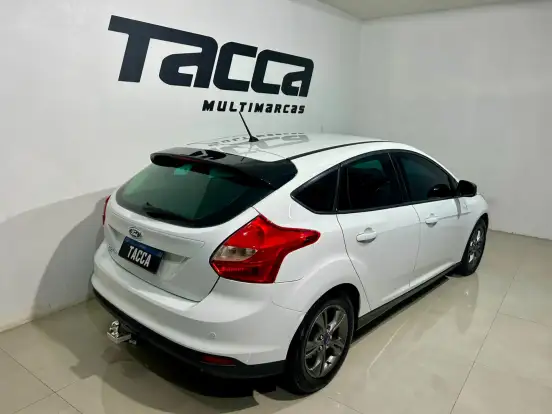 FORD-FOCUS-2014