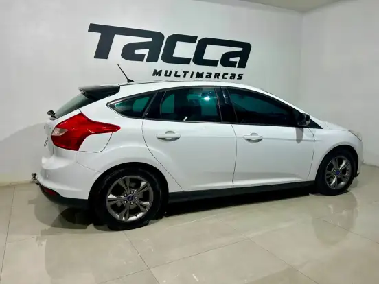 FORD-FOCUS-2014