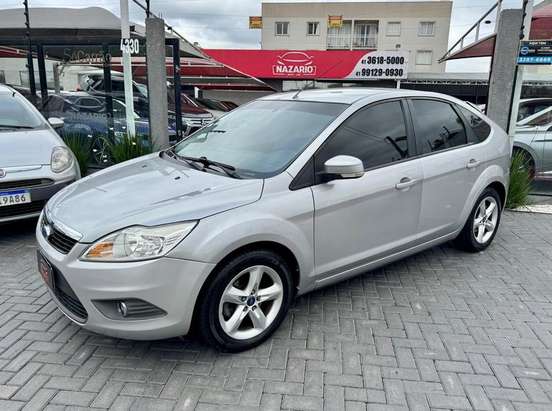 FORD-FOCUS-2011