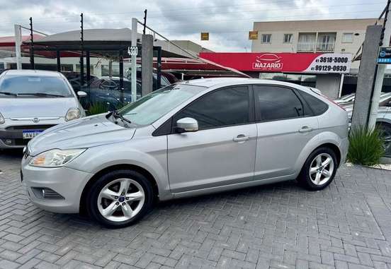 FORD-FOCUS-2011