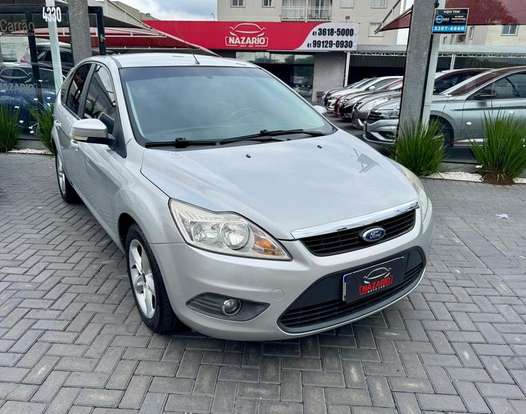 FORD-FOCUS-2011