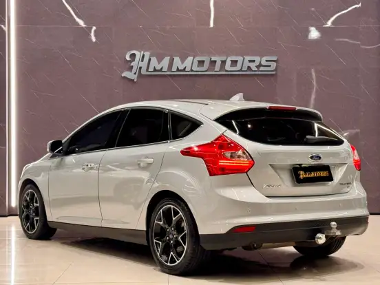 FORD-FOCUS-2014