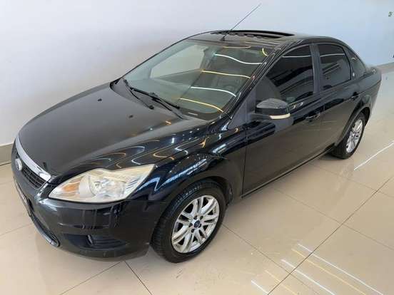 FORD-FOCUS-2010