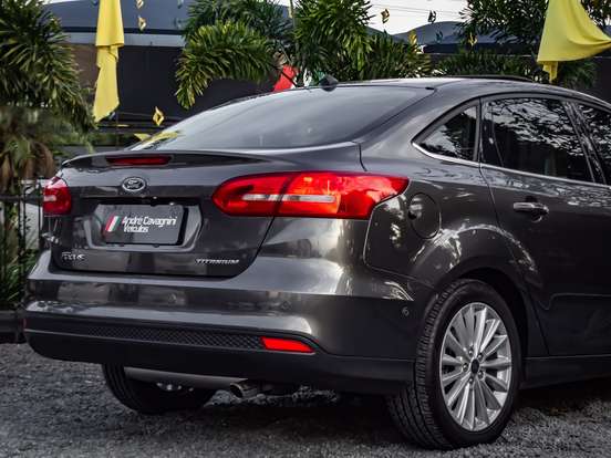 FORD-FOCUS-2.0 TITANIUM PLUS FASTBACK 16V FLEX 4P POWERSHIFT FORD-FOCUS-2018