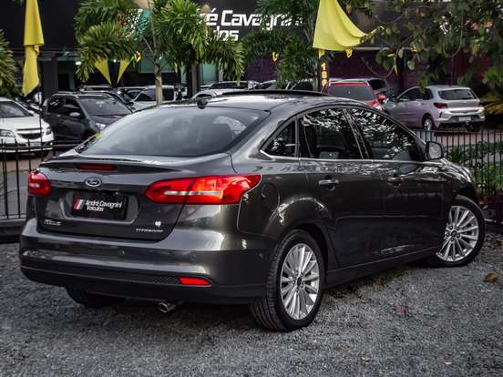 FORD-FOCUS-2.0 TITANIUM PLUS FASTBACK 16V FLEX 4P POWERSHIFT FORD-FOCUS-2018