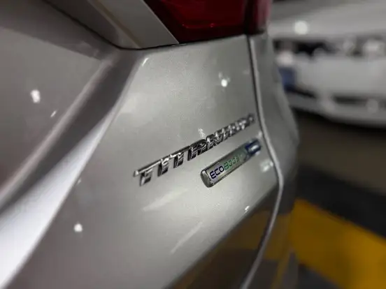 FORD-FUSION-2016