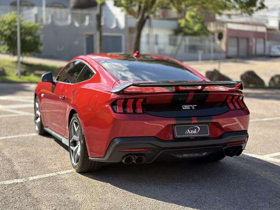 FORD-MUSTANG-2024