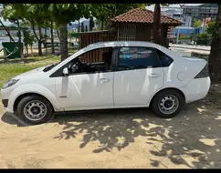 FORD FIESTA 1.6 MPI SEDAN 8V FLEX 4P MANUAL FORD FIESTA 1.6 MPI SEDAN 8V FLEX 4P MANUAL