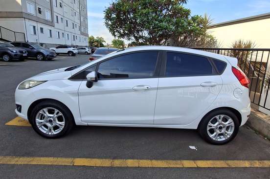 FORD-FIESTA-2014
