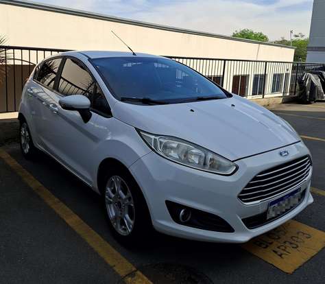 FORD-FIESTA-2014