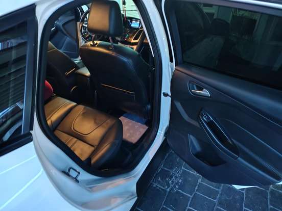 FORD-FOCUS-2014