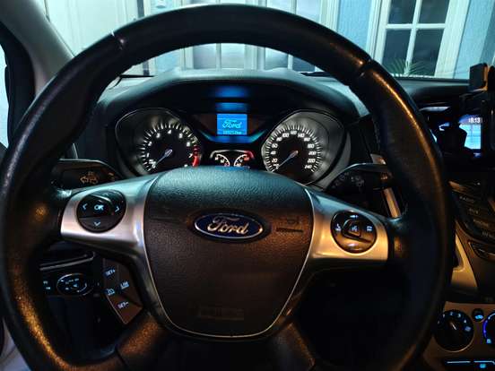 FORD-FOCUS-2014