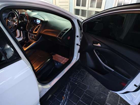 FORD-FOCUS-2014