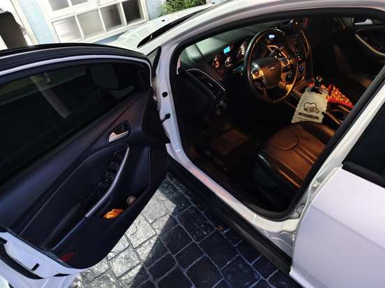 FORD-FOCUS-2014