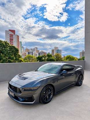 FORD-MUSTANG-2025