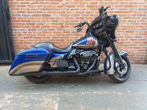 HARLEY-DAVIDSON STREET GLIDE SPECIAL 