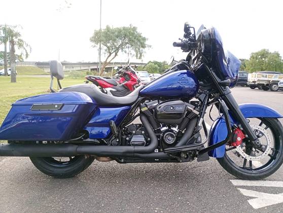 HARLEY-DAVIDSON STREET GLIDE SPECIAL 