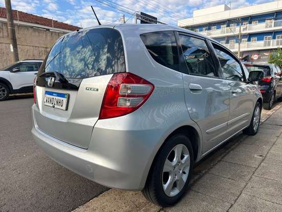HONDA-FIT-2010