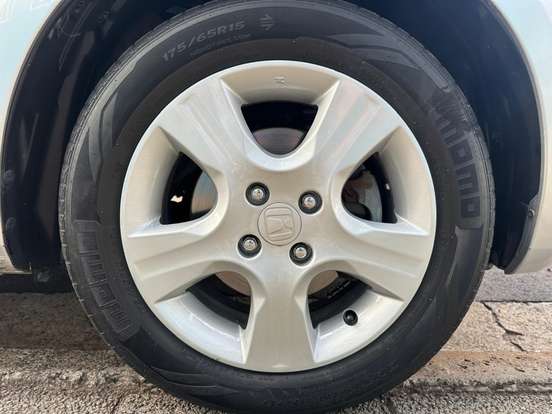 HONDA-FIT-2010
