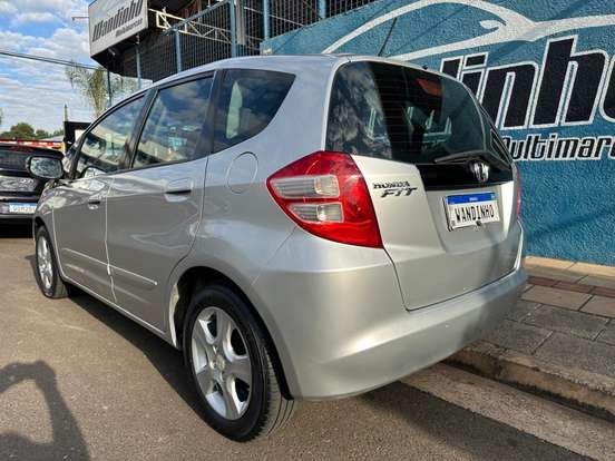 HONDA-FIT-2010