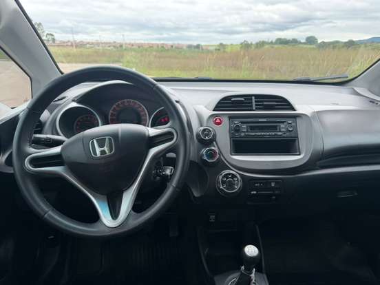 HONDA-FIT-2010