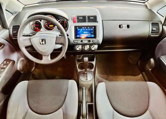 HONDA-FIT-2005