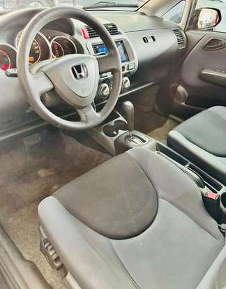 HONDA-FIT-2005