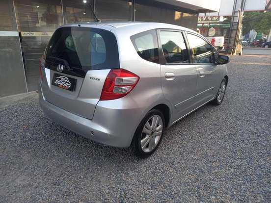 HONDA-FIT-2010