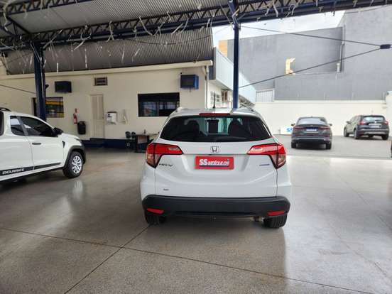 HONDA-HR-V-2015