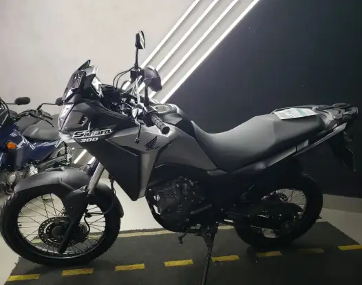 HONDA-XRE 300 SAHARA-2025
