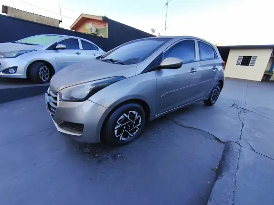 HYUNDAI HB20 1.0 COMFORT PLUS 12V TURBO FLEX 4P MANUAL