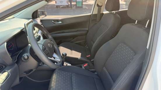 HYUNDAI-HB20-2023