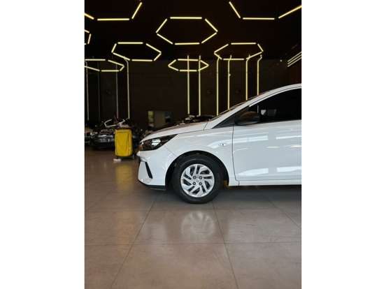 HYUNDAI-HB20-2023