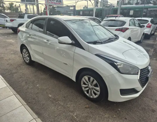 HYUNDAI HB20S 1.0 COMFORT PLUS 12V FLEX 4P MANUAL