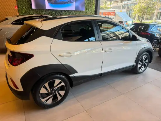 HYUNDAI-HB20X-2021