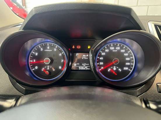 HYUNDAI-HB20X-1.6 16V PREMIUM FLEX 4P AUTOMÁTICO HYUNDAI-HB20X-2019