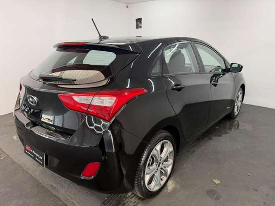 HYUNDAI-I30-1.8 MPI 16V GASOLINA 4P AUTOMATICO HYUNDAI-I30-2013