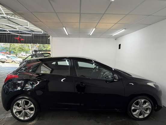 HYUNDAI-I30-1.8 MPI 16V GASOLINA 4P AUTOMATICO HYUNDAI-I30-2013
