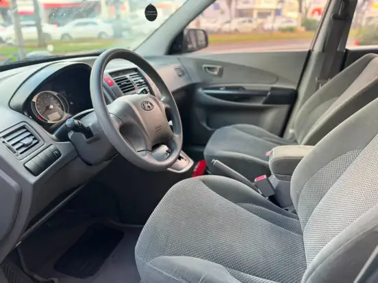 HYUNDAI-TUCSON-2012